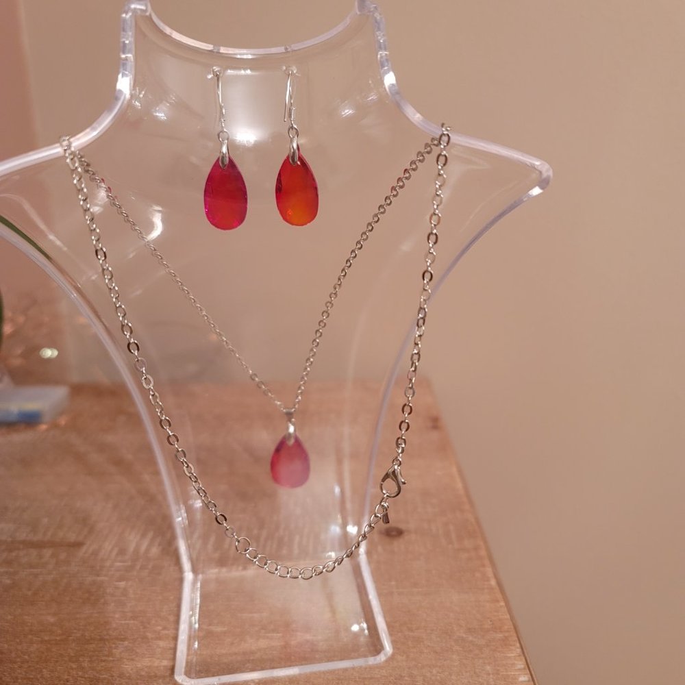 Cubic Zirconia Necklace and Earrings (Pierced) set - Picture 3 of 7